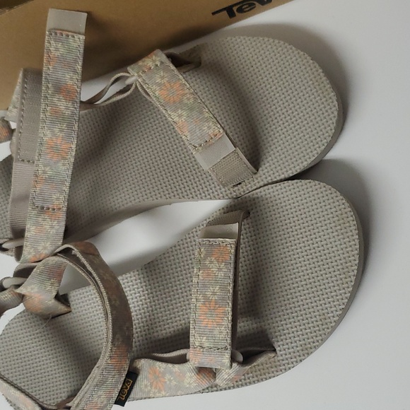 Teva Women's size 7 Universal Wildflower 1125201 / Pyor - Picture 5 of 10